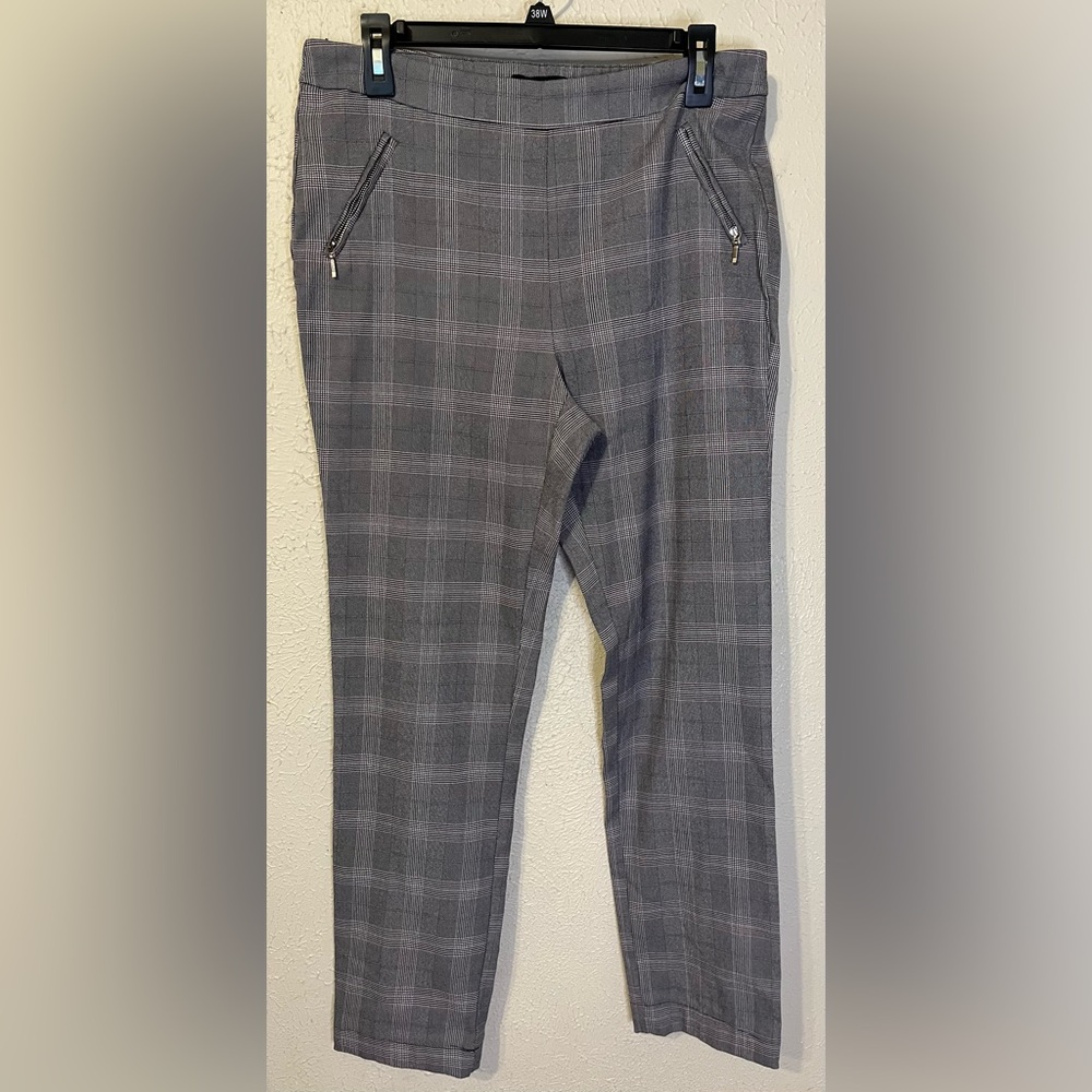 Roz and Ali Pin Stripe Dress Pants Sz 10